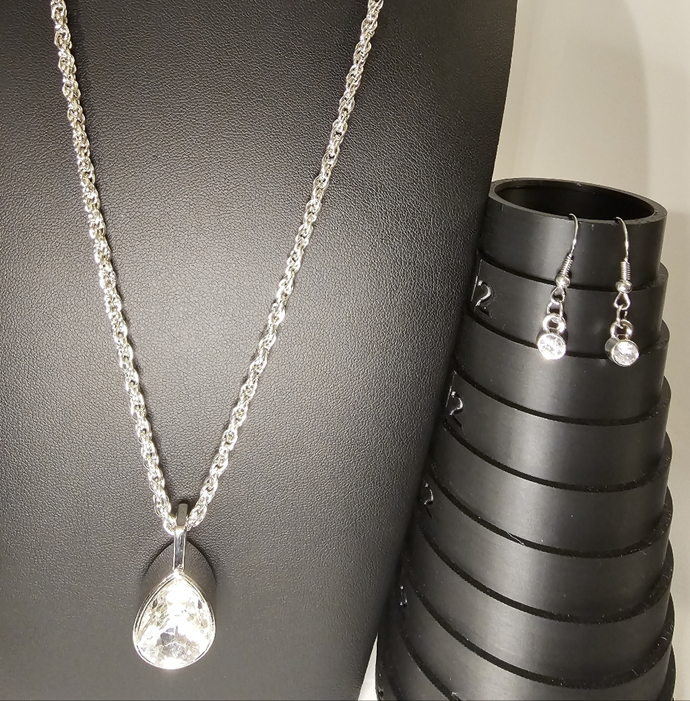 Silver Tear Drop Necklace and Earring Set